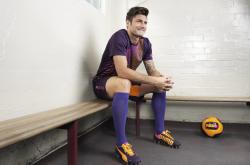 Uzi在DWG比赛中出色防守，晋级下一阶段引发热议！